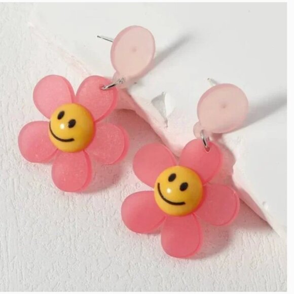 ⭐️❤️ FREE Smile Flower Hipster Hippie Art Chic Glam Vaca Happy Abstract Earrings - Picture 1 of 10